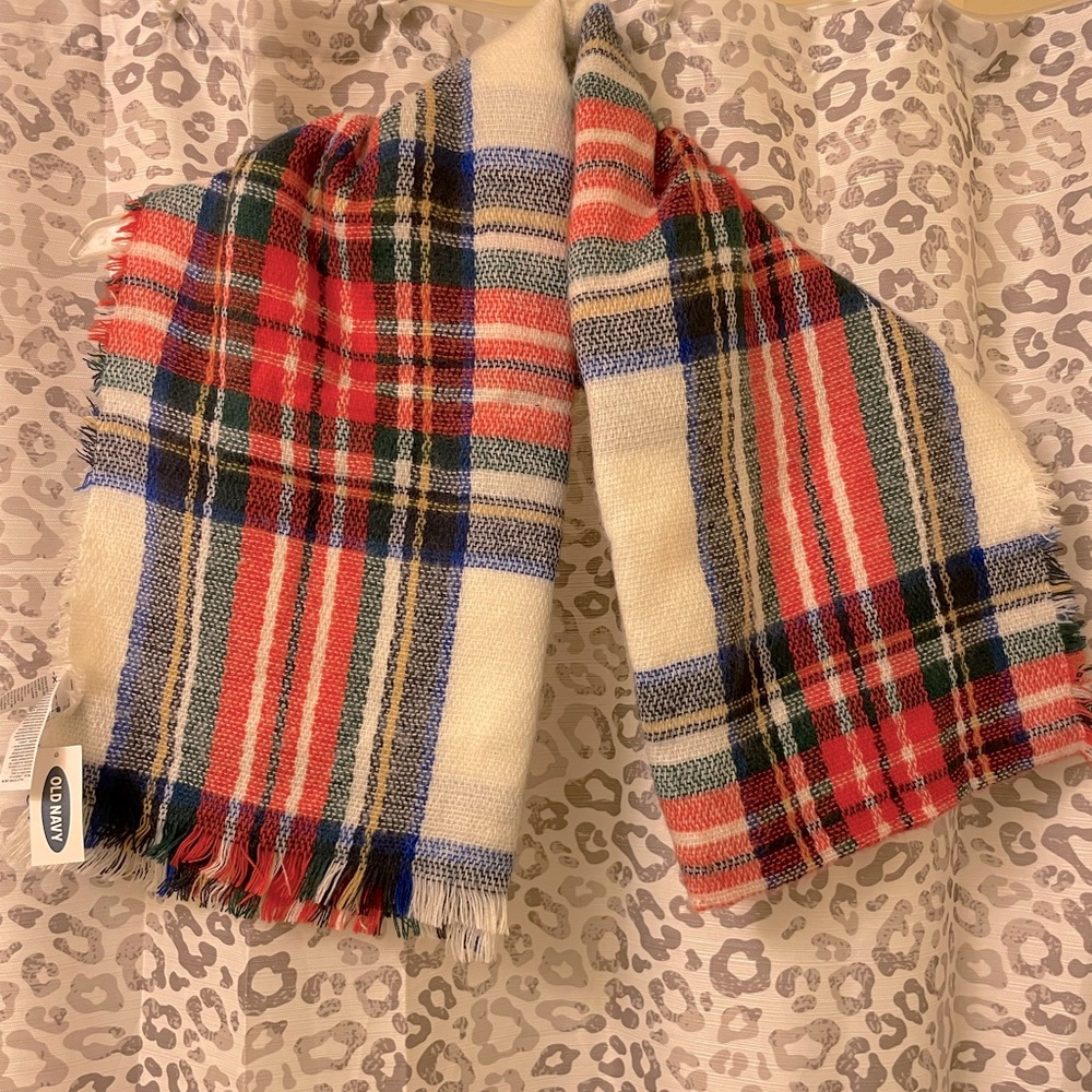 BRAND NEW WITH TAGS OLD NAVY BLANKET SCARF